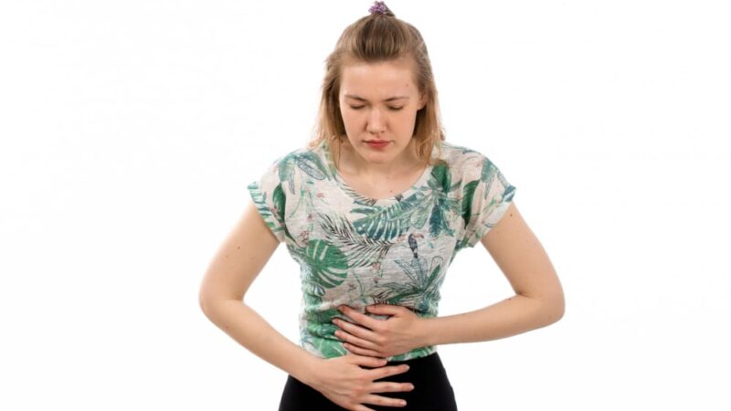 Smärta övre delen av magen – orsaker och behandling